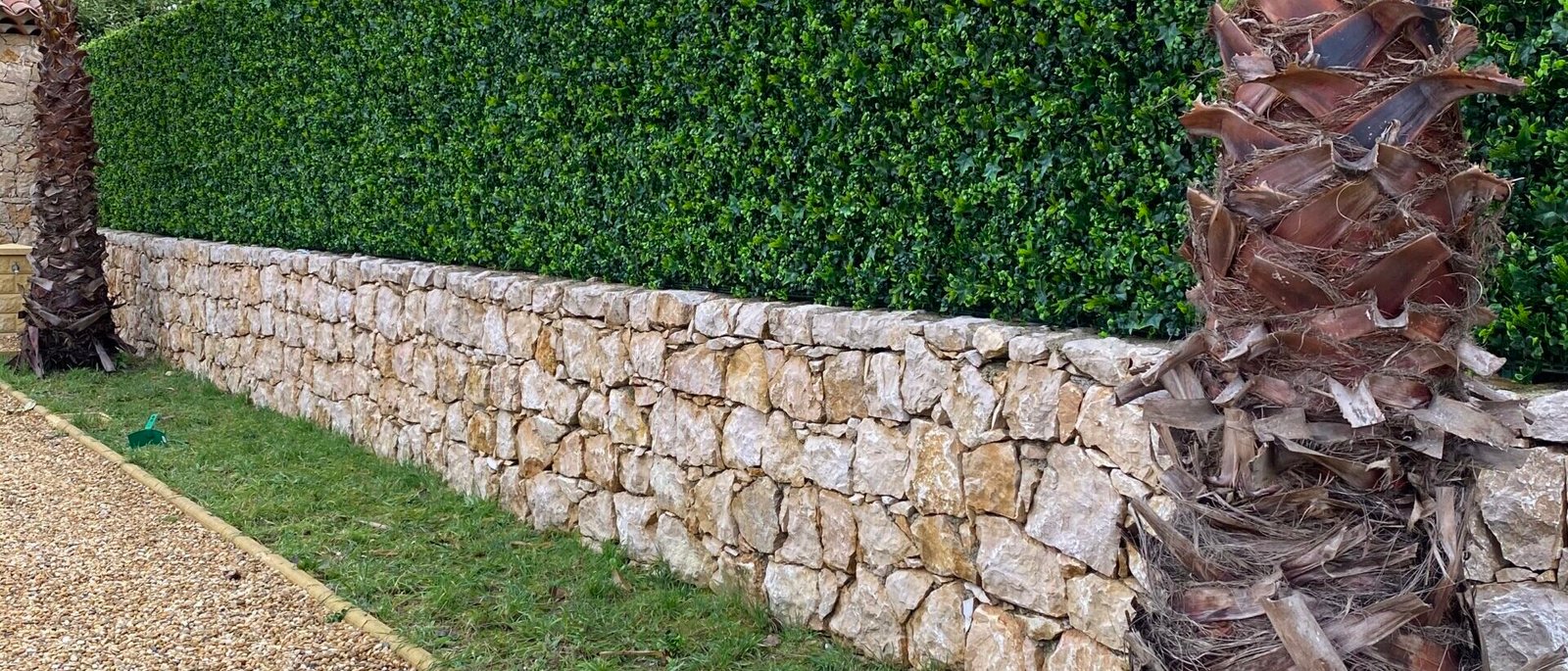 Brise-vue et séparation terrasse végétale artificielle